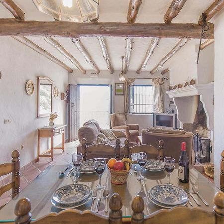 Cozy Home In Zahara De La Sierra With Kitchen Exterior foto