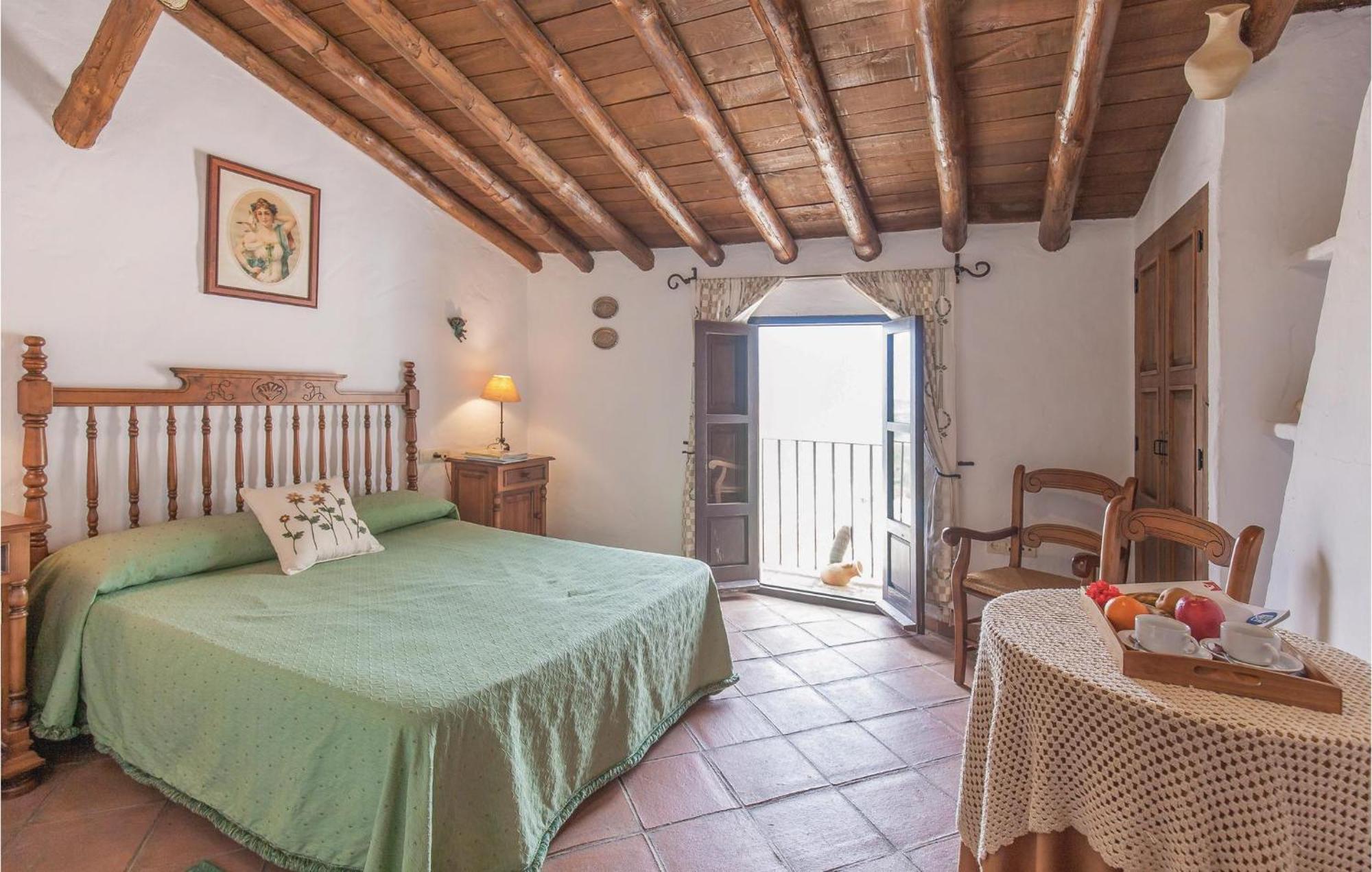 Cozy Home In Zahara De La Sierra With Kitchen Exterior foto